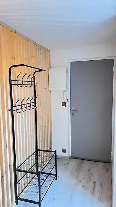 Logement Moderne Au Coeur Du Village Saint-Georges-de-Luzencon 0*,  France