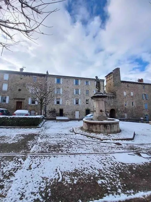 Apartment Logement Moderne Au Coeur Du Village Saint-Georges-de-Luzencon