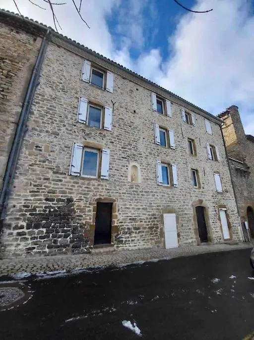 Logement Moderne Au Coeur Du Village Saint-Georges-de-Luzencon 0*,  France